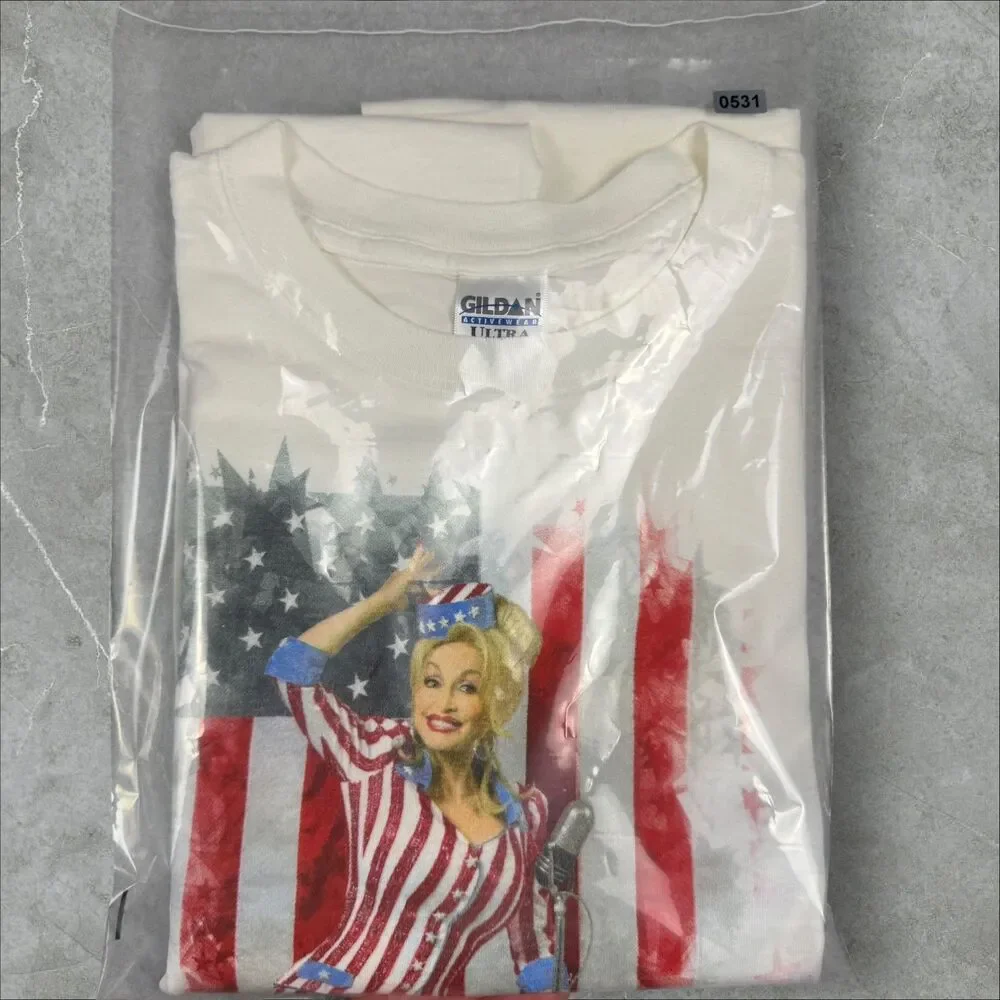Vintage Dolly Parton WW2 Style Pin Up Model USA Flag Y2K Tour Concert TShirt - L - Picture 7 of 7